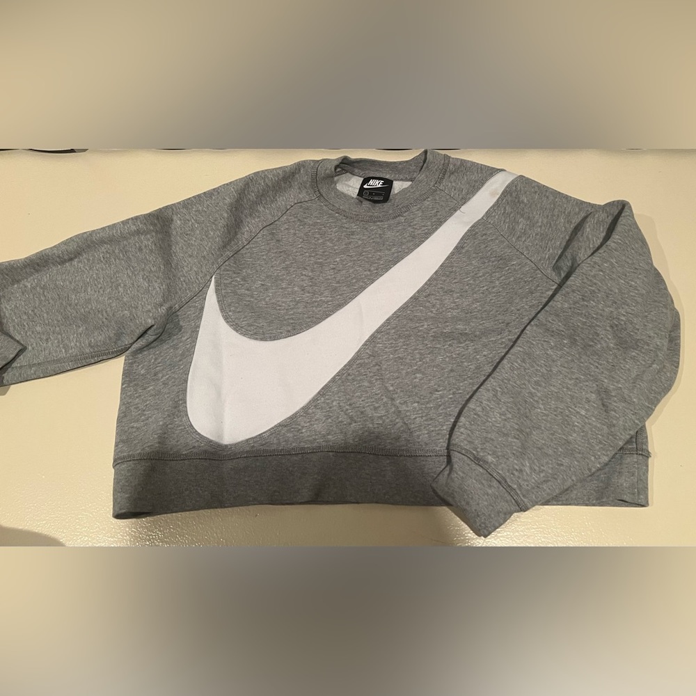 NIKE swoosh sweater